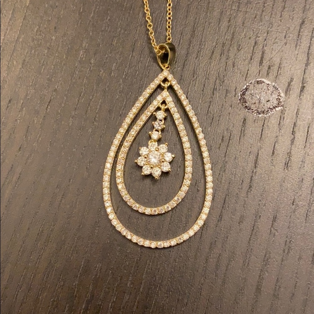 Pendant necklace